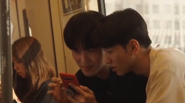 New Korean dramas are so good at filming separations! The memories are always choking but unforgetta