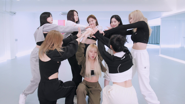 [TWICE] TWICE "The Feels" Practice Room 2.0 (Moving Camera Version)