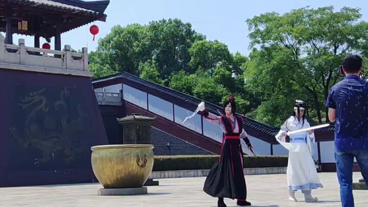 I'm giving you a jar of Tianzishao. Can you just pretend you didn't see it?