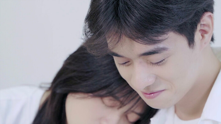 Di masa sekolah, cuma nempelin buku tugas sama orang yang disuka aja udah bikin seneng banget.