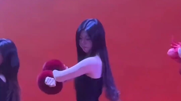 [Qingdao University of Science and Technology]: The entertainment industry is ruining female college