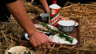 港片里的断头饭都吃什么，啃烧鹅喝枸杞汤，吃清蒸鱼喝茅子