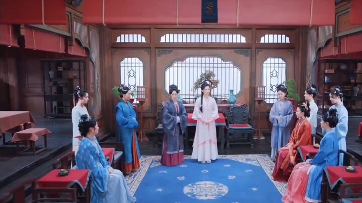 With a child in the family, everyone dotes on them. Third sister-in-law has also grown into quite th