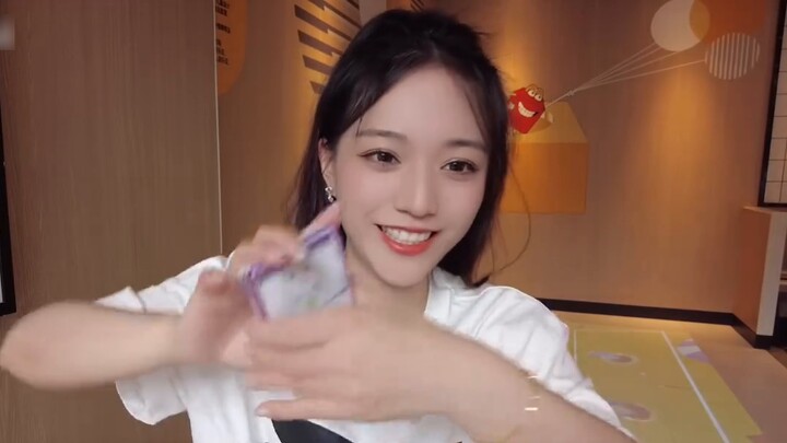 This video tells you what Rem looks like in a wedding dress that costs 8,000 yuan! UA Re:Zero -Start