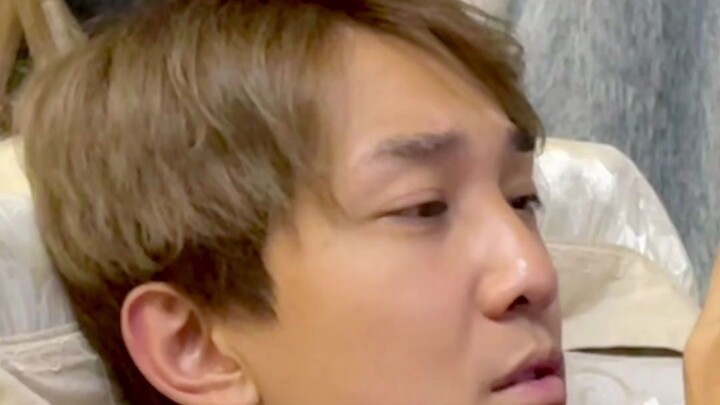 لنختبر مدى جرأة صديقي، أخي شين هو الأفضل!