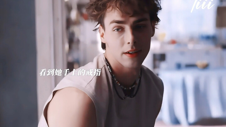 Jealous of my other-self from a different timeline—love this trope so much!