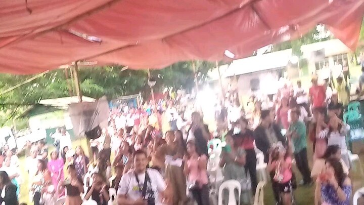 bahalag ulan Basta maka graduate....