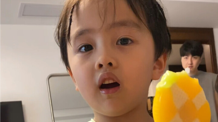 Mua đồ ngon về là muốn chia sẻ với tôi ngay