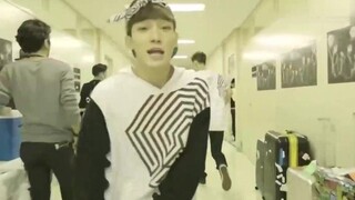 فيديو بمشهد واحد دون تقطيع، لقد أتقن إكسو هذه التقنية منذ زمن طويل، أما عرض الـ12 عضوًا في ذلك الوقت