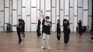 What a genuine live performance! All-around talent He Junlin's energetic full rehearsal of "My Futur