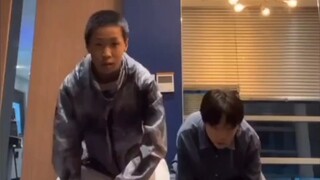 不管你是什么，请从这两个孩子身上出去