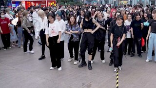 [การสุ่มเพลง BTS บริสุทธิ์] เฉิงตูสนับสนุน BTS ในวันครบรอบปีที่เก้าของพวกเขา (Kpop ในที่สาธารณะเฉิงต