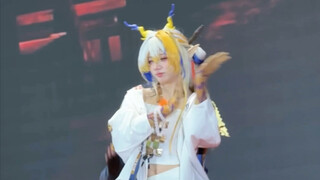 ในกรณีที่คุณยังไม่ได้เห็นข้าวฟ่างผสมกับน้ำแข็งในการเต้นรำ