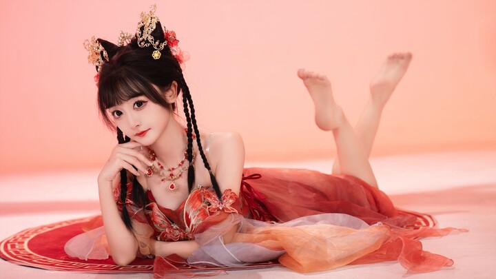 Is the peerless dancer actually a sword-wielding assassin? [Birthday Work]