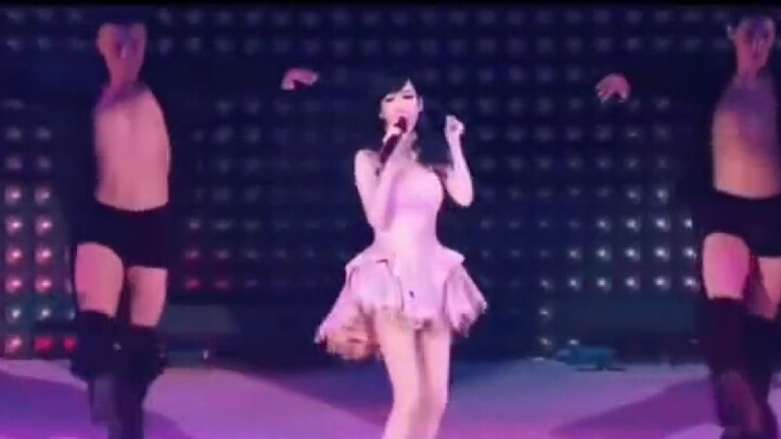 [Video clip]Montage of Vivian Chow
