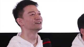 “不管你拿的哪个海报都可以签名 只要你支持中国电影就可以了”‖“感谢每一位网友指出的错误 我们会改的”