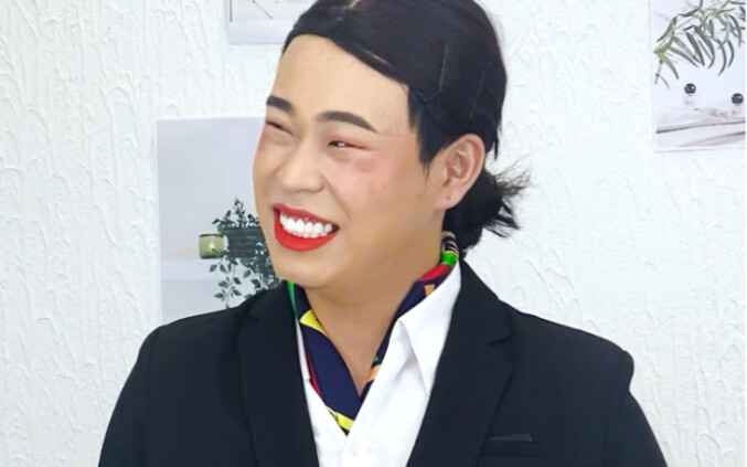 แม้ว่าพี่จิ้งจะยังไม่ได้แต่งงาน แต่การเดินทางไปทั่วทุกสารทิศก็ต้องพกน้ำหอมติดตัว