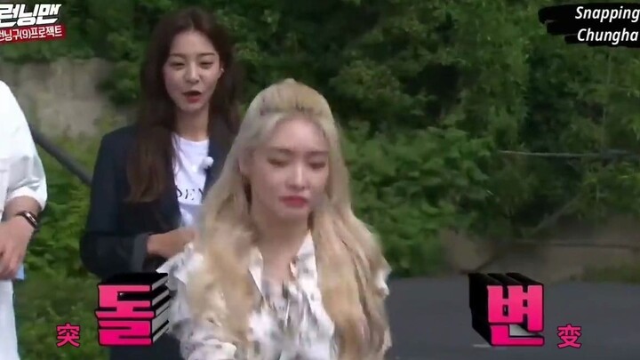 Kim Chungha, một vũ công bẩm sinh, có thể làm chủ âm nhạc ngẫu nhiên trong 0,1 giây và nhảy múa cuồn