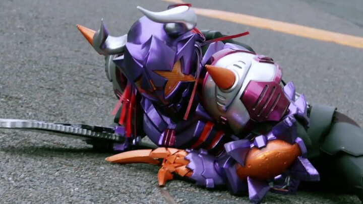 Pertarungan Kamen Rider Buffa/Mr. Azuma dan pengumpulan status lemah