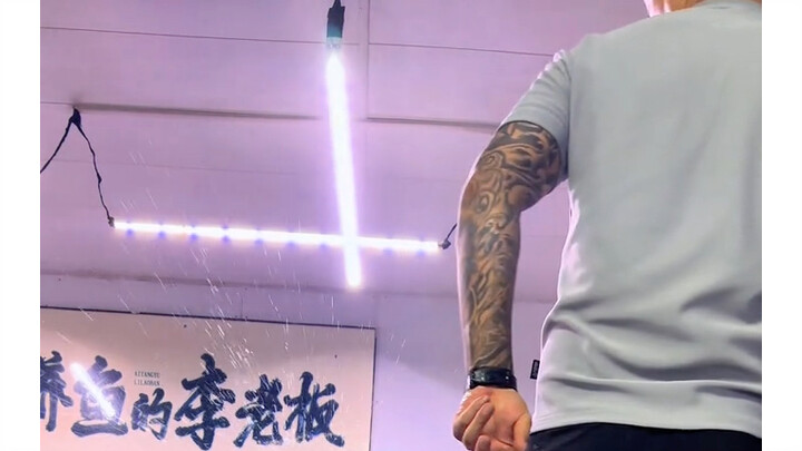 ถ้าความหล่อเต็ม 10 คะแนน คุณให้คะแนนจวี่กู่เท่าไหร่?