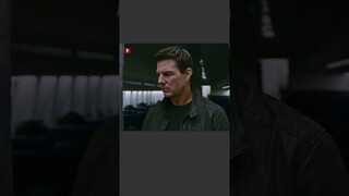 Tom Cruise silently manhandles a guy in plane toilets