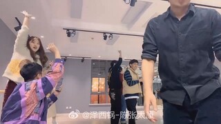 喝醉了（疯了）的锦鲤