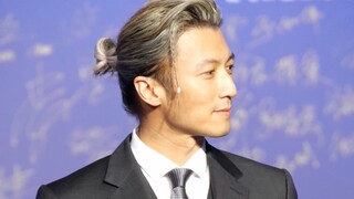 谢霆锋携电影《海关战线》亮相抖音电影奇遇夜！救命！是谁被灰发造型狠狠帅到！