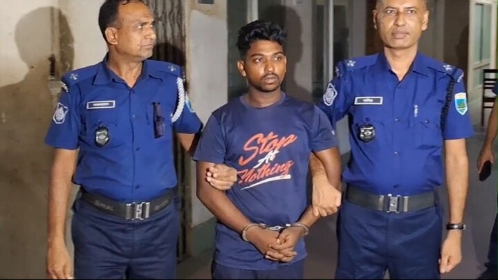 চলন্ত ট্রেনে নারীকে ধ*র্ষণ ,#ধ_র্ষণ #foryouシ #shorts #fbreels #highlight #banglaexpress