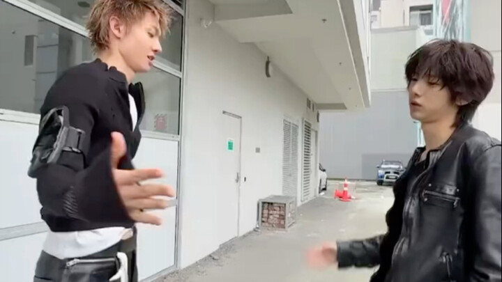 Such a cute height difference! TikTok update: Martin’s main training challenge—we’re going all out 🤘