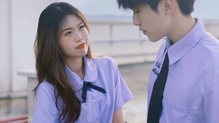 Atap gedung di atas rumah juga bisa digunakan untuk mengambil foto pasangan muda di kampus, hari ini