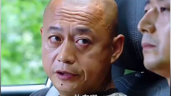เพื่อจับกุมอาชญากร ตำรวจพิเศษจึงเปลี่ยนกิจการมาขายเนื้อแกะเสียบไม้ซินเจียงแท้แทน โดยไม่คาดคิด อาชญาก