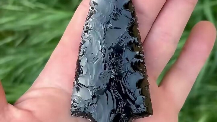 Obsidian is the sharpest stone in the world.