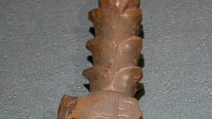 A model of fried starch sausage from the Shang Dynasty