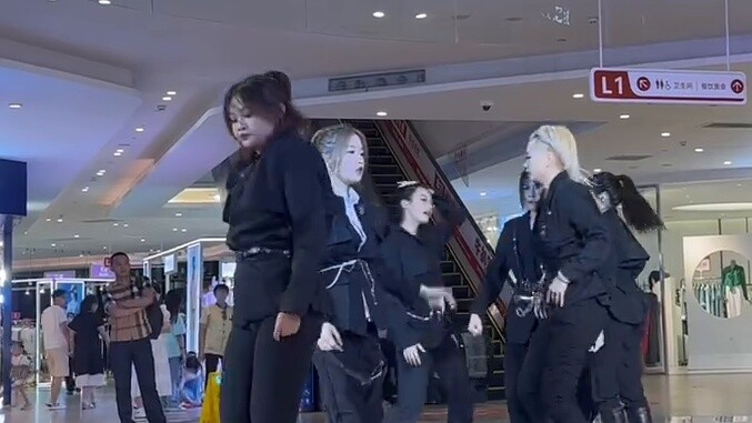 มีใครรู้ไหมว่านี่คือเพลงอะไร?