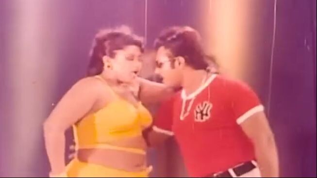 Moyuri Bangla Movie Songs - Most romantic hot songs