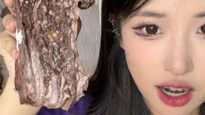 Are the cakes that are popular online really delicious?