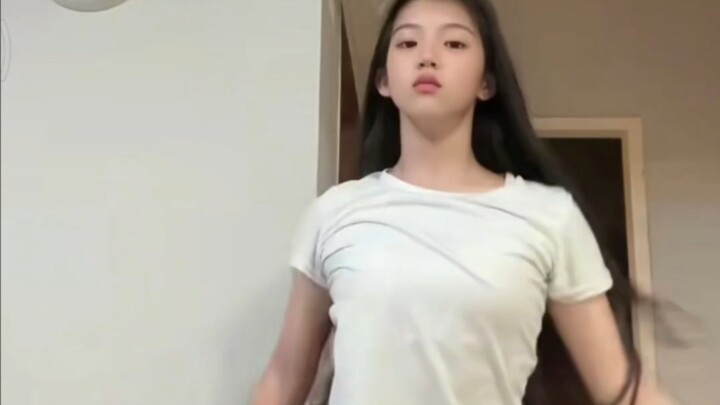 Thường ngày của nữ sinh múa cấp hai khá có thực lực