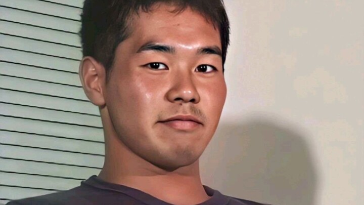 Sao lại có người bật “Hoa Mùa Đông” trong quán đồ Nhật vậy! (Bực mình)