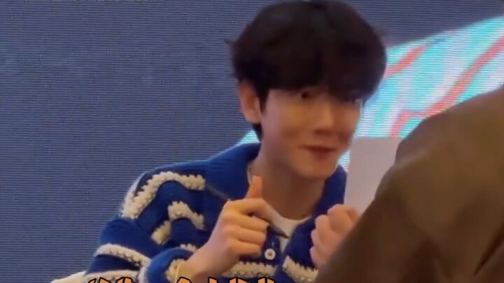 ระหว่างงานเซ็นหนังสือของเบน ป๋อเสวียน พบแฟนคลับผู้ชาย ทำไมจู่ๆ ก็เลิกทำตัวประจบเอาใจไปซะแล้ว?