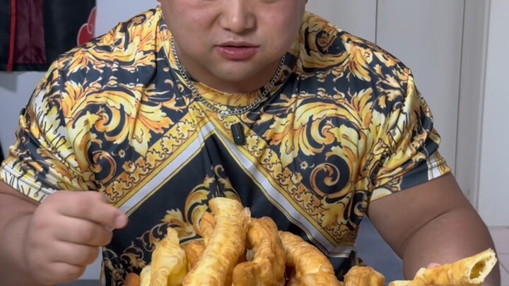 37 ชิ้นเต้าหู้ทอดก็แค่นี้เอง ผู้ท้าทายคนแรกบนโลกออนไลน์ที่ทำสำเร็จ! หัวหน้าเผ่ารสชาติจัดจ้านคงต้องหล