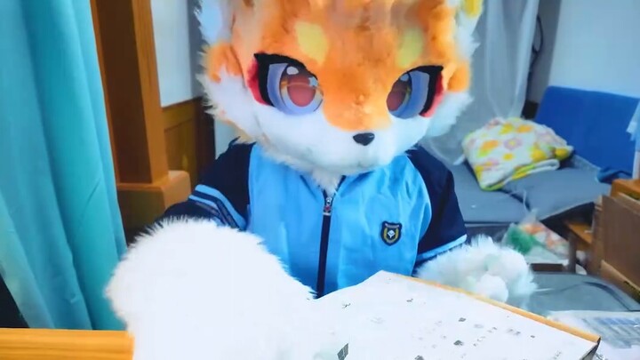 Holly doesn't want to do homework anymore qwq