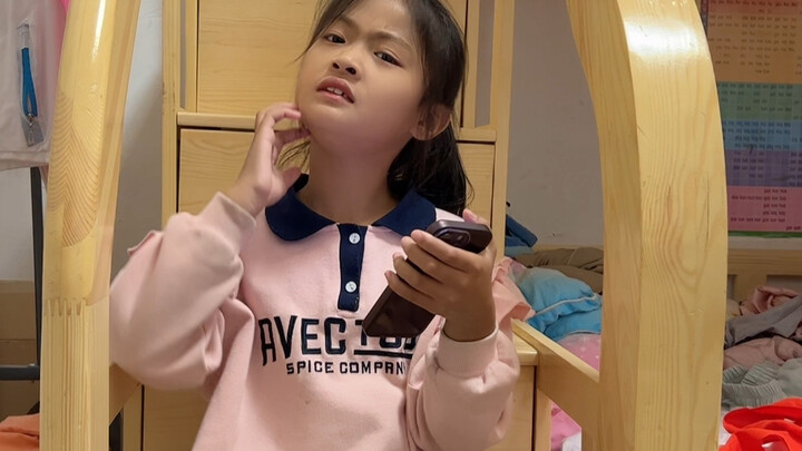 เรื่องน่ารักของหนูน้อยมีเยอะแยะ นี่คือเพลงอะไรนะ ทำไมฉันนึกไม่ออกเลย