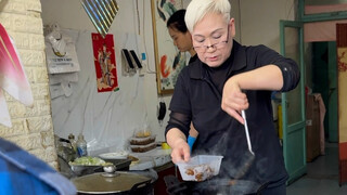 The lady who cooks fish in Tianjin is really stylish!
