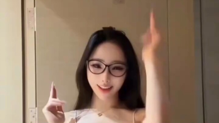 มินิตันเออร์: กระต่ายยักษ์สีขาวก็กระโดดออกมาแล้ว
