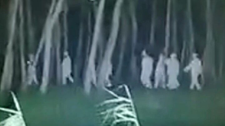 Petualangan Luar Ruangan Xiao Long Menjelajahi Makam Zhongyuan dalam Prosesi Seratus Hantu di Malam 