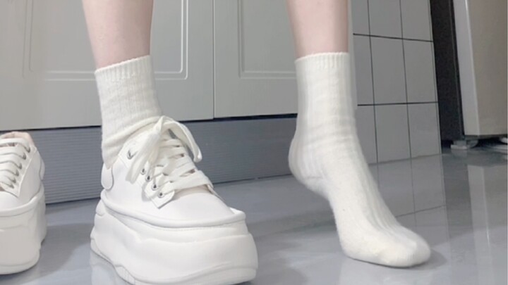Gain 6 cm on the spot! Chunky white sneakers are the ultimate!