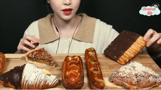 Bánh sừng bò sô cô la và bánh tart xúc xích 1 #amthuc