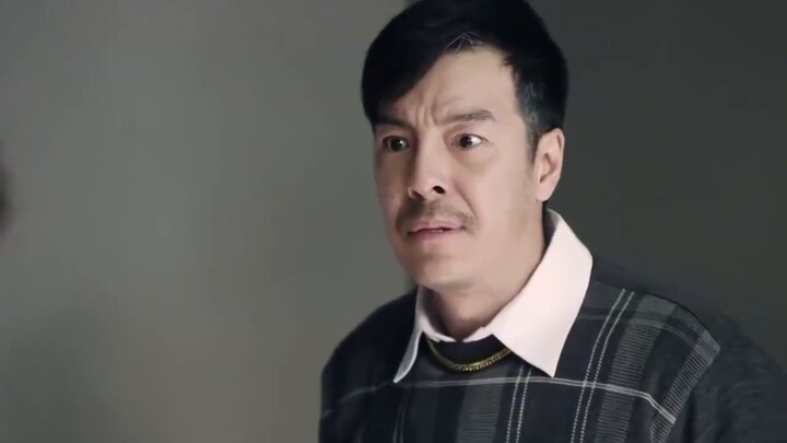 Damao made money and showed off his suit to Shazhu. Shazhu: Do you have a son?