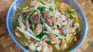 แกงไก่บ้านใส่หน่อไม้ดอง วิธีการแกงแบบบ้านๆ อร่อยทำง่าย สไตล์| ครัวบ้านๆ Channel