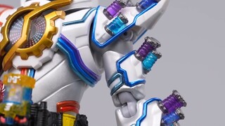 The final form of rolling around? Bandai SHF Kamen Rider BUILD Genius form out of the box demo